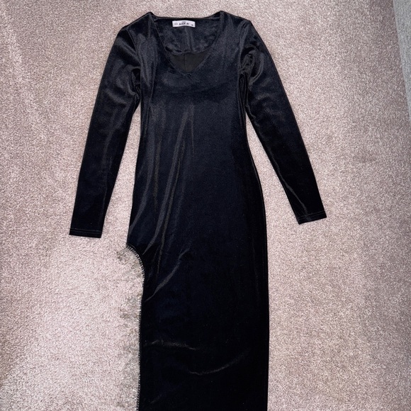 Elegant Velvet Black Long Sleeve Dress asymmetrical hem - Picture 5 of 8